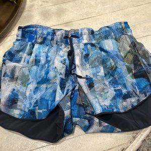 Lululemon reversible mid speed short